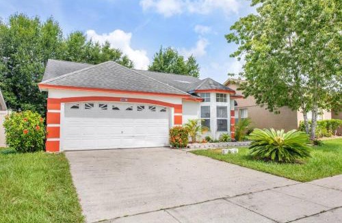 Lindfields House | Vacation Home with Private Pool near Disney World