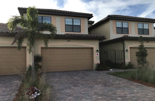 Gran Paradiso Condo | Vacation Rental Minutes From the World Famous Gulf Coast