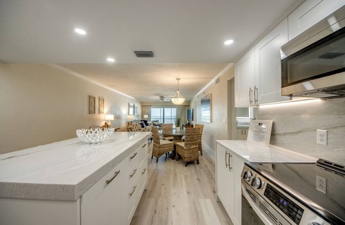 Fort Myers Beach Condo | Vacation Villas #333: Beachfront Condo with Extended Patio!