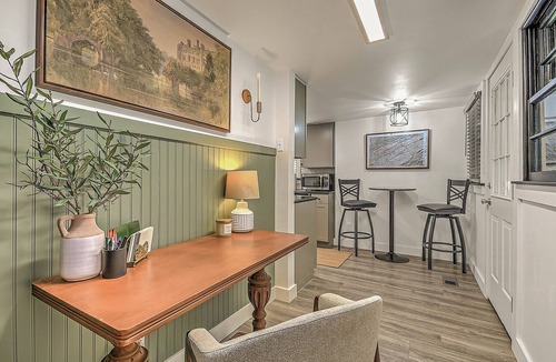 Johnson City House | Vacations on Vines - 2BR Home close to JCMC, ETSU, & Downtown JC