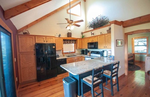 Blairsville Cabin | Valley View - Hot Tub - Fire Pit