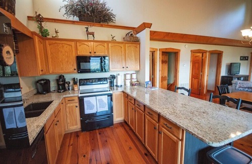 Blairsville Cabin | Valley View - Hot Tub - Fire Pit