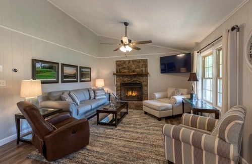 Canton House | Valley View - Swing into paradise with golf and majestic mountain views!