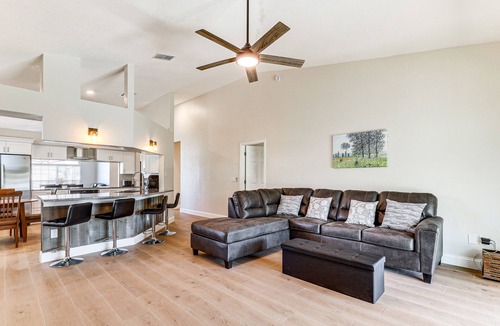 Valrico House | Valrico Home w/Yard ~ 14 Mi to Downtown Tampa