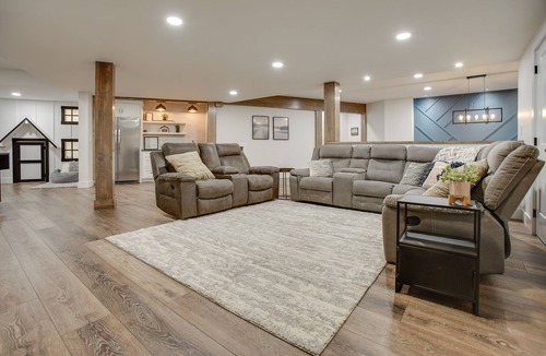Earlville House | Veazey Cove | 8,000 sq ft Waterfront Home w/Pool + Hot Tub!