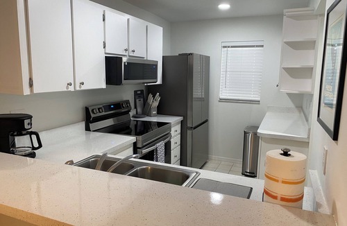 Plantation Condo | Venice Condo w/Full Country Club Membership
