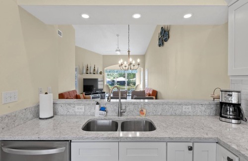 Plantation Condo | Venice Tropical Condo