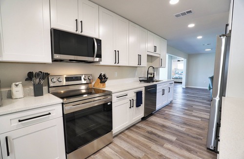 Venice Groves House | Venice Vacay! Pet-friendly pool home in Venice FL!