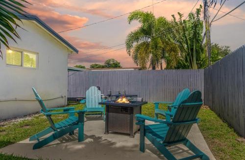 Driftwood House | Ventur Oasis Lux Hollywood Private Pool Retreat