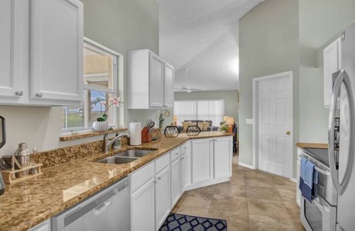 Florida Ridge House | Vero Beach 4/2 Home with Enclosed Heated Saltwater Pool