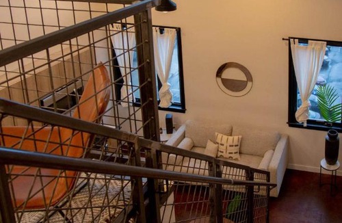 Center City Apartment | Viaduct Loft at Kestrel Hotel