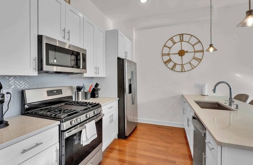 Northern Liberties Apartment | Vibrant 3BR Sleeps 8 | near Liberty Bell in Philly