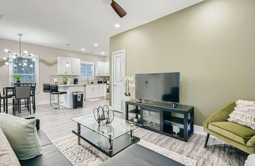 Pittsburgh House | Vibrant Atlanta Getaway | 3 Bedroom Near Downtown