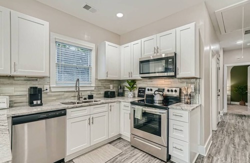 Pittsburgh House | Vibrant Atlanta Getaway | 3 Bedroom Near Downtown