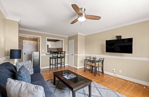 Peachtree Center Condo | Vibrant Downtown 1BR — 8 min to World Cup