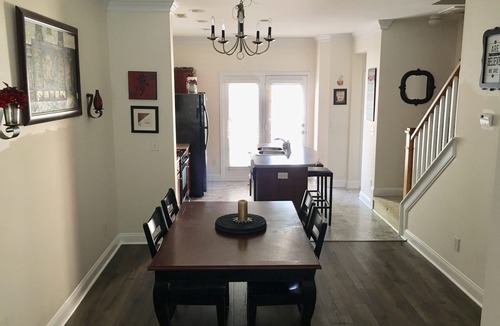 Wesley Heights House | Vibrant Modern Townhouse In Historic Area - Uptown