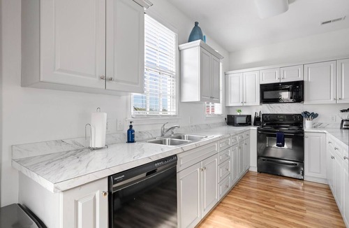 Cannonborough Elliotborough Apartment | Vibrant | Private Patio | Dreamcatcher Suite B