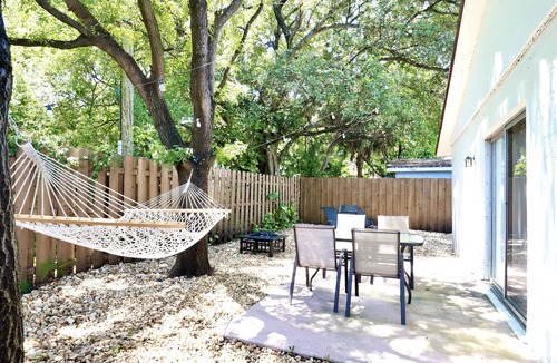 Poinciana Park Apartment | Victoria's Den-Close to airport, Cruiseport, Whole Foods
