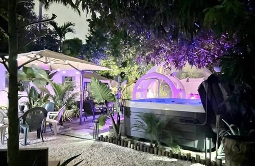 Gladeview House | Vila Oasis Jacuzzi Glamping Gym Parking BBQ Secure