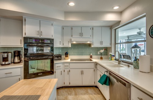 Caloosahatchee House | Villa 3 Pool, Tiki Hut, Sunsets! 157 reviews.