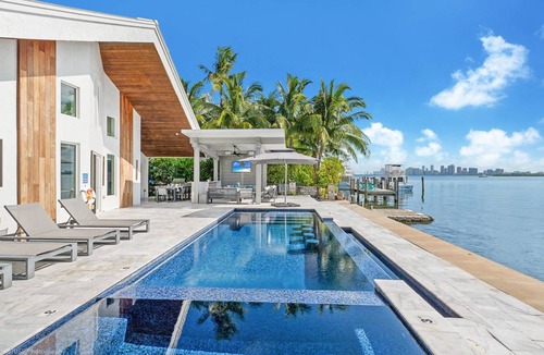 North Bay Village Villa | Villa ∙ 4 bedrooms ∙ 8 guests