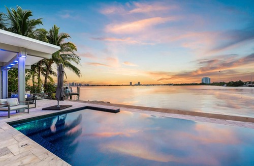 North Bay Village Villa | Villa ∙ 4 bedrooms ∙ 8 guests