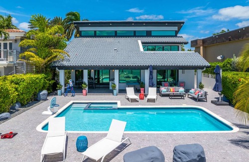 North Bay Village Villa | Villa ∙ 4 bedrooms ∙ 8 guests