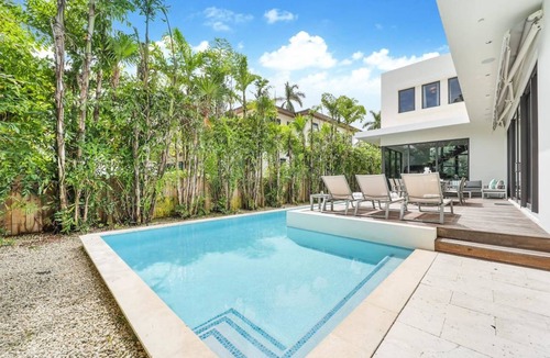 North Bay Village Villa | Villa ∙ 5 bedrooms ∙ 9 guests