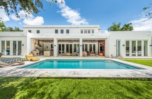 Coral Gables Villa | Villa Amani-Modern 7BR Villa w/Basketball Court & Gym