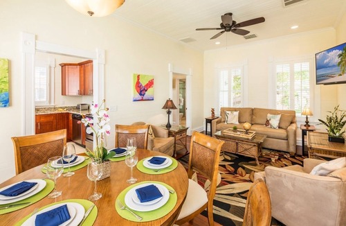 Downtown Condo | *VILLA ANGELITA @ OLD TOWN* Renovated Condo Off Duval + LAST KEY SERVICES.