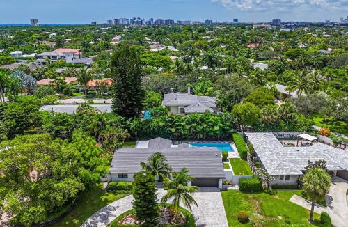 Coral Ridge House | Villa Aura Heated Pool 4 Bedrooms 5 minutes to the Ocean