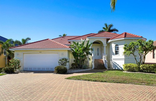 Yacht Club Villa | Villa Bel Air - right on the river - heated pool and spa - sun all day.