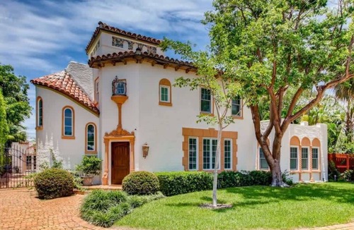 Parker Ridge House | Villa Blanca - Lush Serenity in a Classic Mediterranean Revival Villa