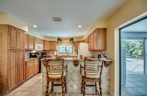 Bonita Shores House | Villa Bonita, Located 5 Min. from Bonita Beach, WIFI, Private Lanai & Pool