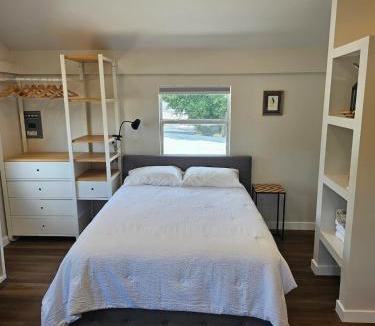 Meadowlawn Apartment | Villa del Sol St Pete The Loft