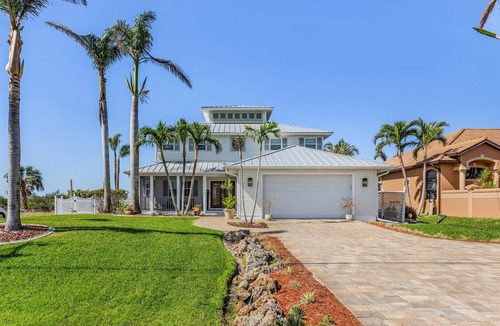 Pelican House | VILLA "EAGLE'S NEST" THREE STORY HOME WITH AMAZING VIEWS
