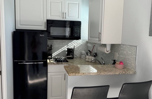Lely Apartment | Villa El Doral, 5 minutes from Naples Beach and Downtown Naples.