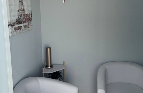 Lely Apartment | Villa El Doral, 5 minutes from Naples Beach and Downtown Naples.