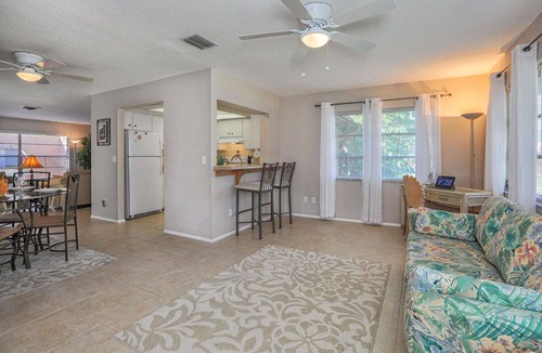 Venice Gardens House | Villa Grande - Spacious Tropical Home - Triple Lot Fenced Yard!