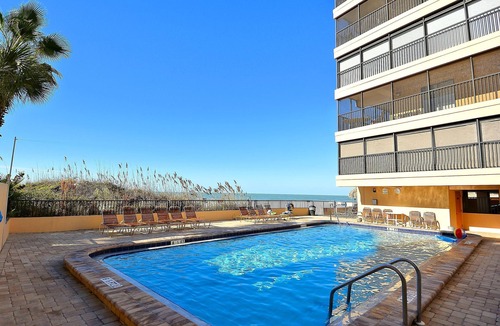 Madeira Beach Condo | Villa Madeira 204 Beach Front|Walk to restaurants, shops, entertainment!