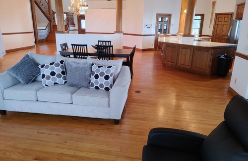 Tropic Villa | Villa Melbourne inter-coastal, heated Pool, 2 floors 7br and 6000 sq ft