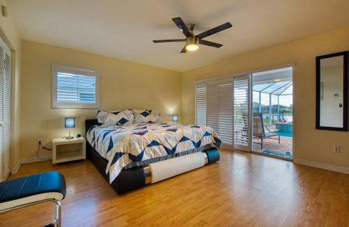 Yacht Club Villa | VILLA MIKADO - 3 BEDS - 3 BATHS - 6 GUESTS - GULF ACCESS & POOL/SPA - BOAT