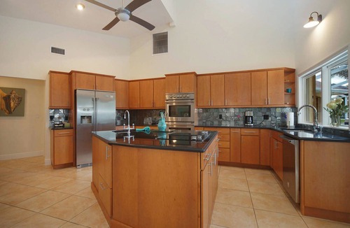 Pelican Villa | Villa near Cape Harbor, with large pool, whirlpool