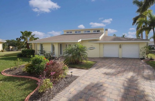 Pelican Villa | Villa near Cape Harbor, with large pool, whirlpool
