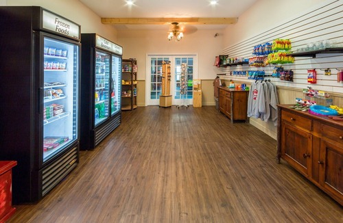 Clarkesville Villa | Villa on the Golf Course