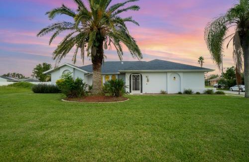 Caloosahatchee Villa | Villa Paradise Getaway