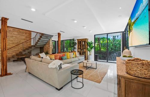 Northeast Miami Villa | Villa Retro Luxe