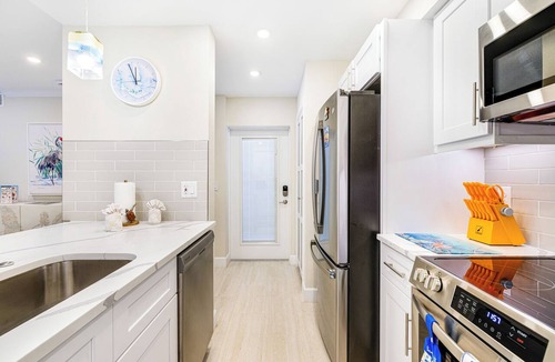 Sanibel Condo | 🌺Villa Sanibel 3A: New Coastal Elegance -First Floor-Overlooks Pool🤽‍♀️