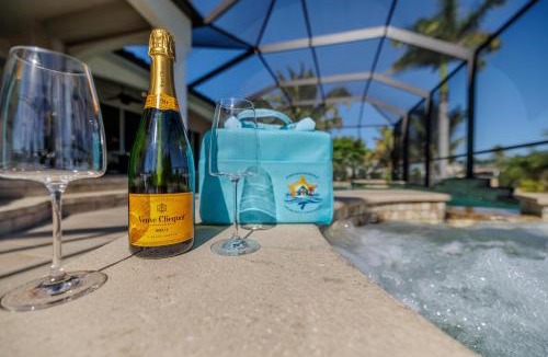 Yacht Club Villa | Villa Skye