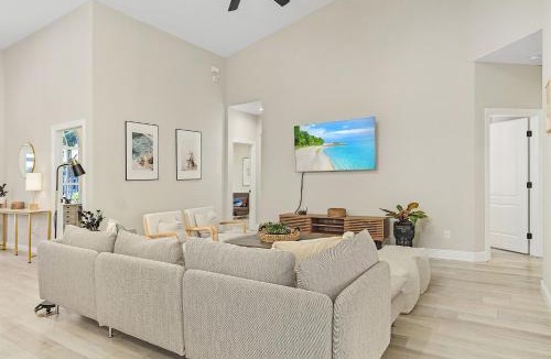 Pelican Villa | Villa w/private heated saltwater pool, 4 BR, 7 beds